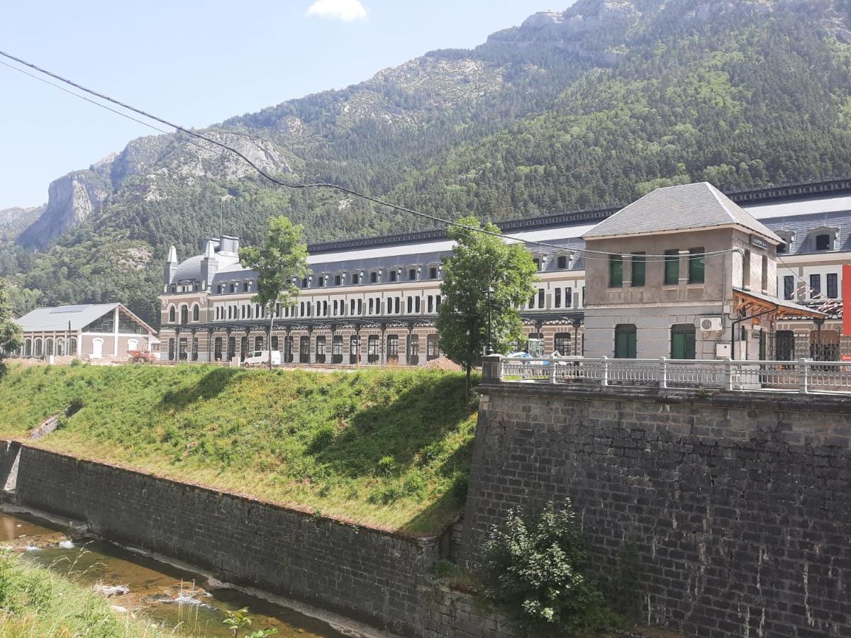 Acogedor Y Calido Apartamento Con Vistas A La Montana كانفرانك المظهر الخارجي الصورة